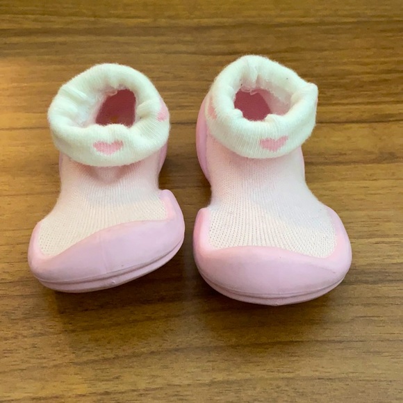 3/ $20 - Go-Shins Baby Shoes - crawler collection - Picture 4 of 8